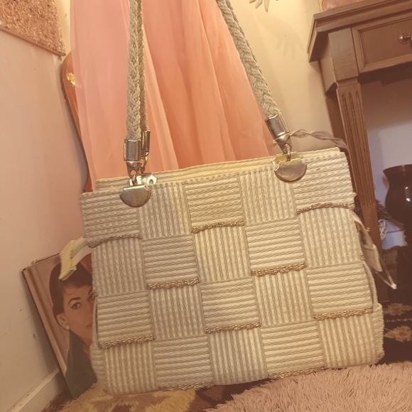 MCM Italian Vintage 60s Cream and Metallic Gold Shoulder Bag - Picture 4 of 9